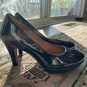 Clarks 7.5 Blue Patent Dolly Brier Pumps